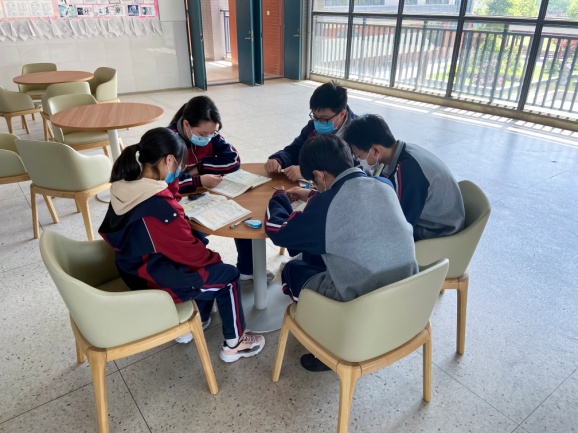 F:\照片\课间探讨\IMG_7909.JPG